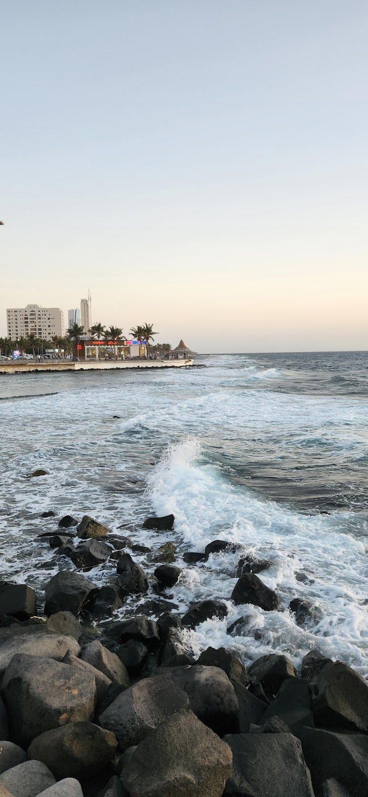 Explore the Jeddah Corniche