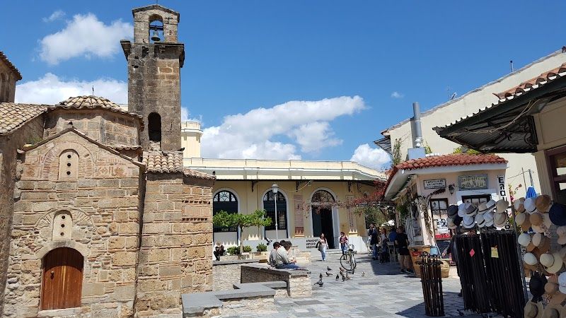 Explore the Kalamata Old Town