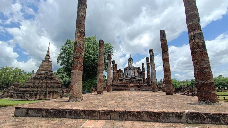 Explore Sukhothai Historical Park