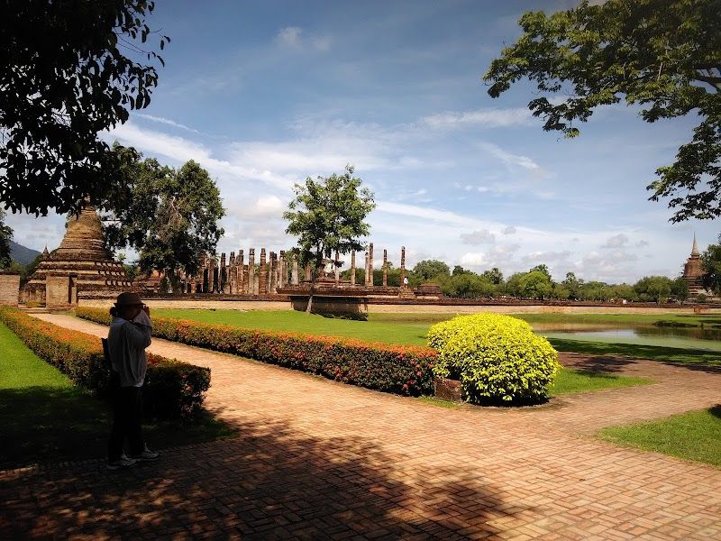 Visit Wat Si Chum