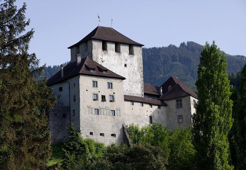 Explore Schattenburg Castle