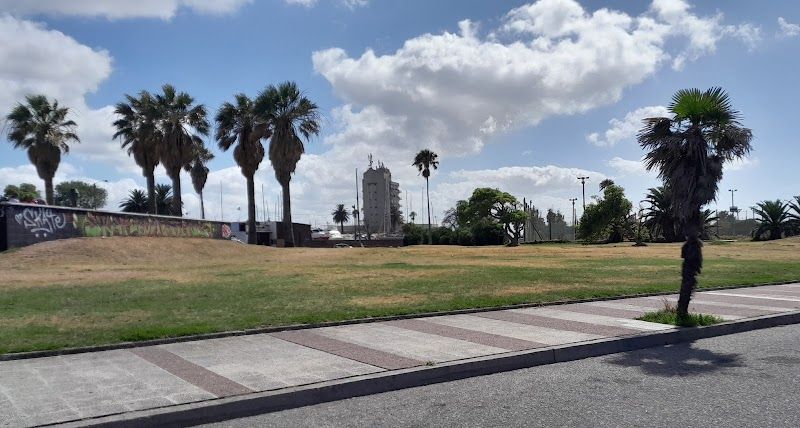 Stroll along La Rambla