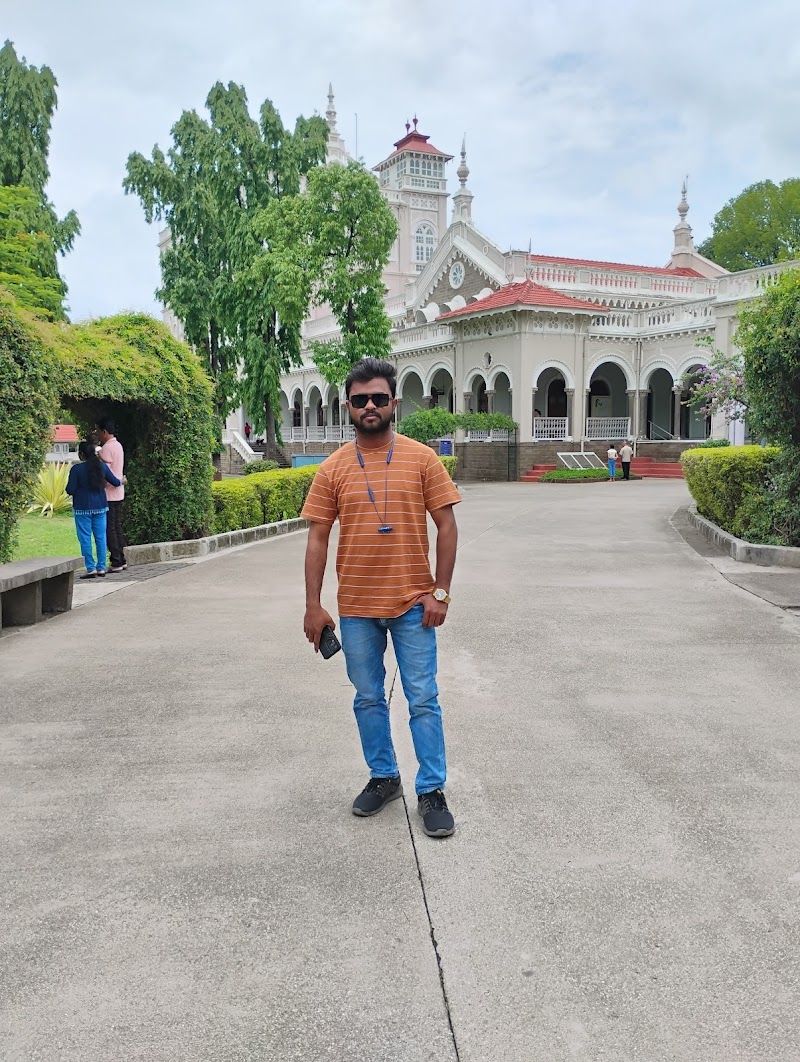 Explore Aga Khan Palace