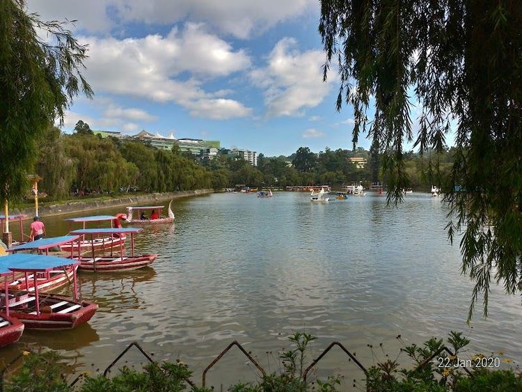 Visit Burnham Park - Baguio - Philippines