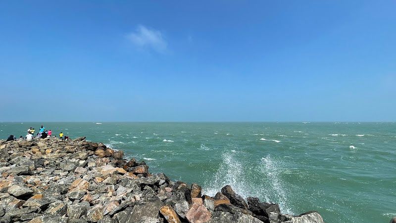 Explore Dhanushkodi Beach and Ruins