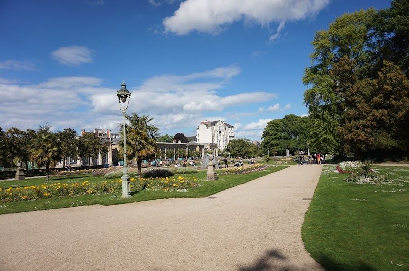 Stroll through Parc du Thabor