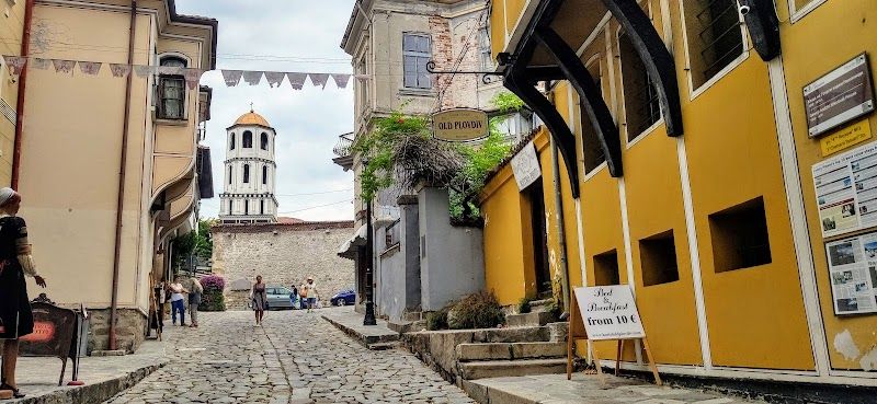 Explore the Old Town (Stari Grad)