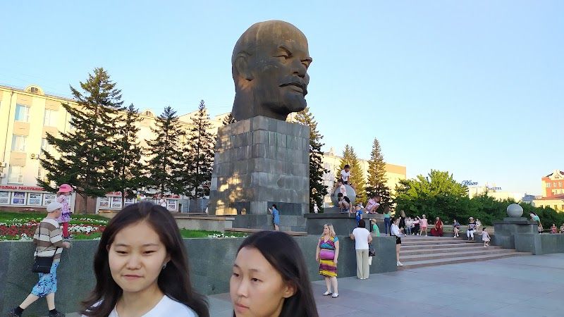 Visit the Lenin Head Monument