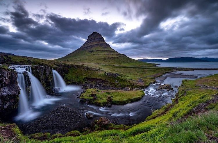 Kirkjufell Mountain and Kirkjufellsfoss Waterfall - Grundarfjordur - Iceland