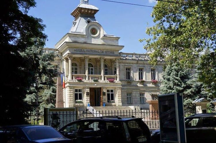 Tour the National Museum of History of Moldova - Chișinău - Moldova