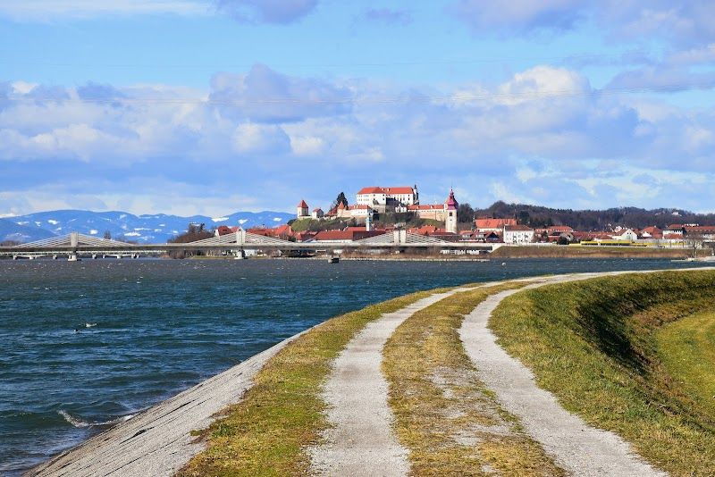 Explore the Old Town and Drava River promenade