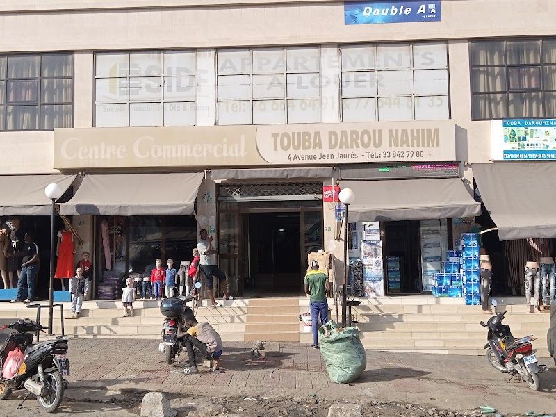 Stroll through Marché Sandaga