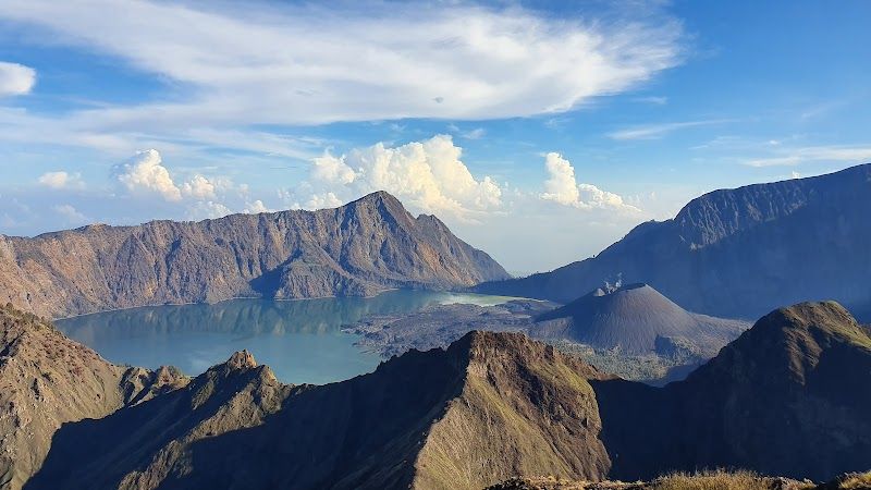 Hiking Mount Rinjani