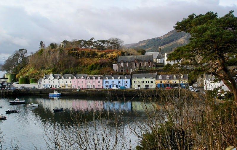 Exploring the Colored Houses and Harborfront of Portree