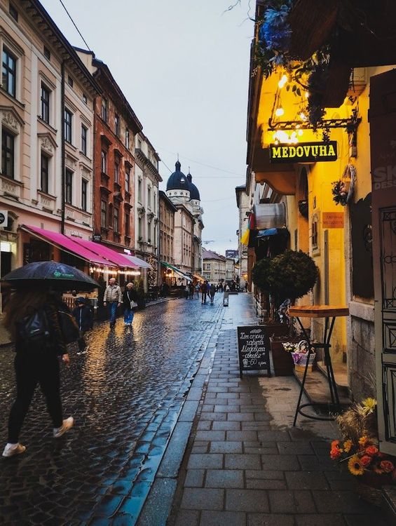 Explore Lviv's Old Town (Rynok Square) - Lviv - Ukraine