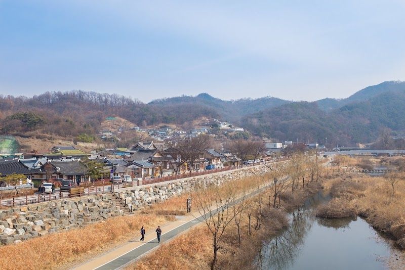 Explore Jeonju Hanok Village