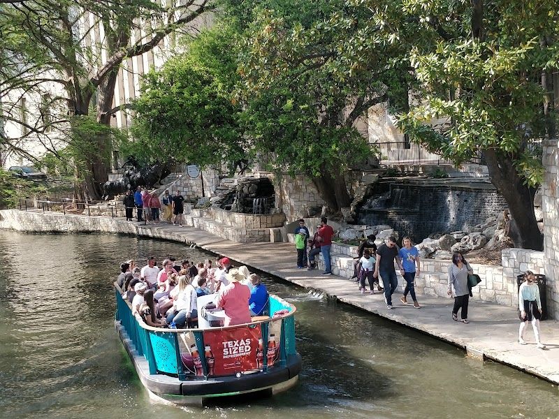 Explore the San Antonio River Walk