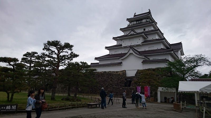 Visit Tsuruga Castle (Aizuwakamatsu Castle)