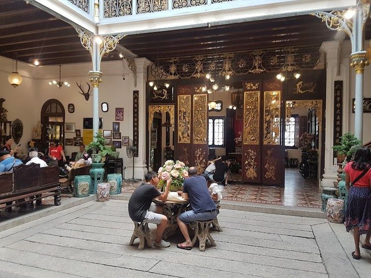 Visit Pinang Peranakan Mansion - George Town - Malaysia