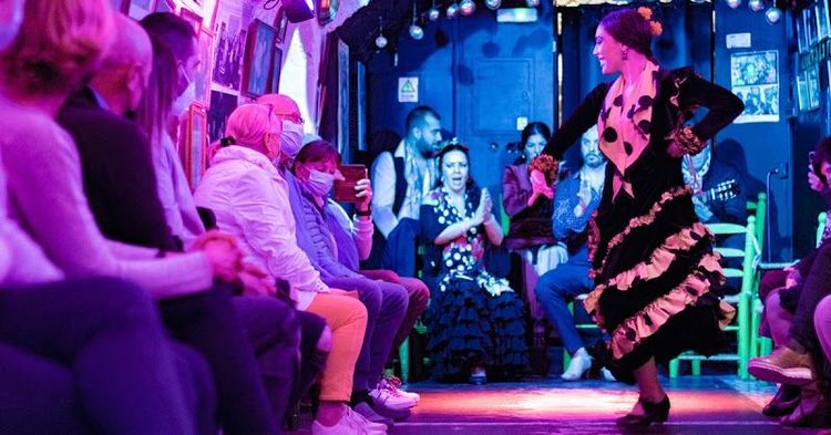 Watch a Flamenco show in Sacromonte - Granada - Spain