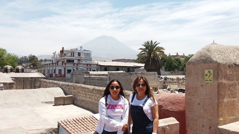 Explore the Monasterio de Santa Catalina