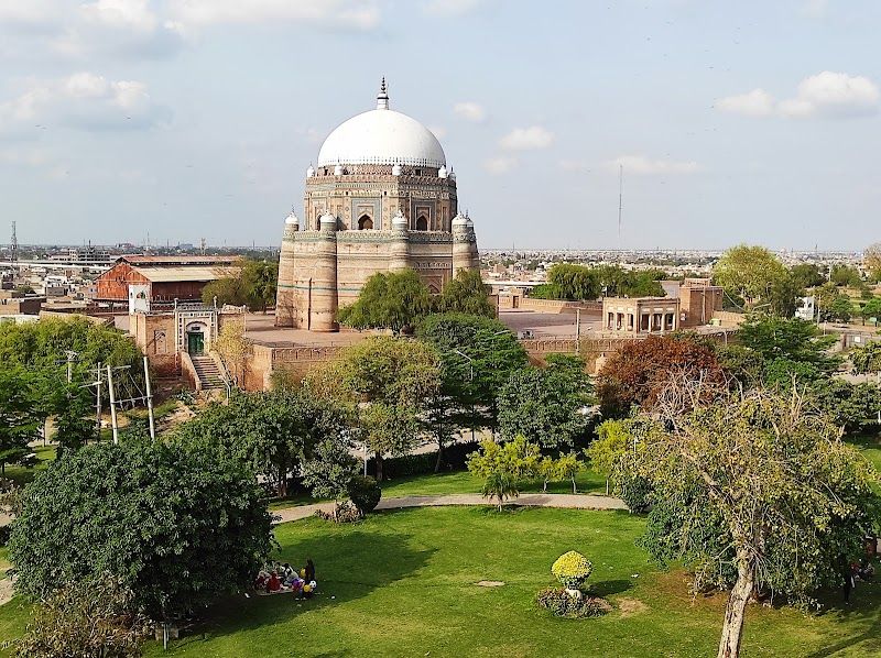 Explore the Multan Fort and Qasim Bagh