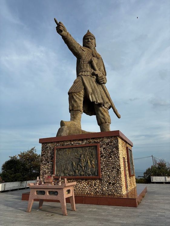 Tran Hung Dao Statue - Quy Nhơn - Vietnam
