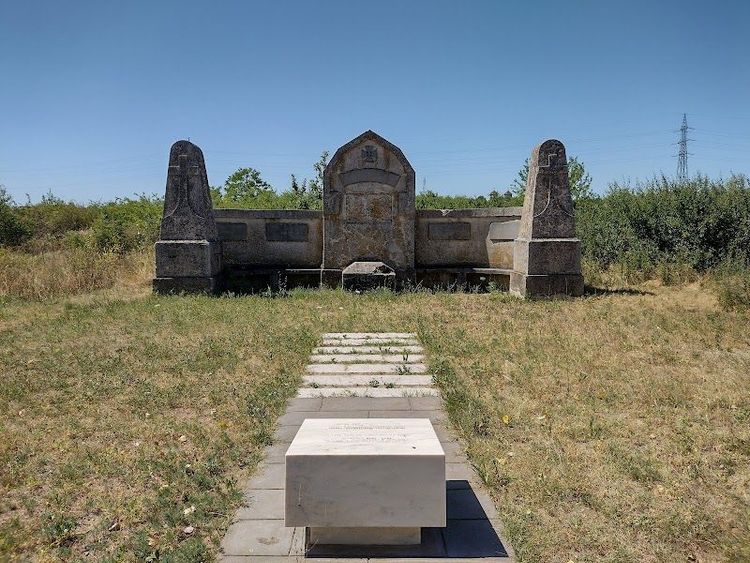 Visit the Fortress of Arad - Șiria - Romania