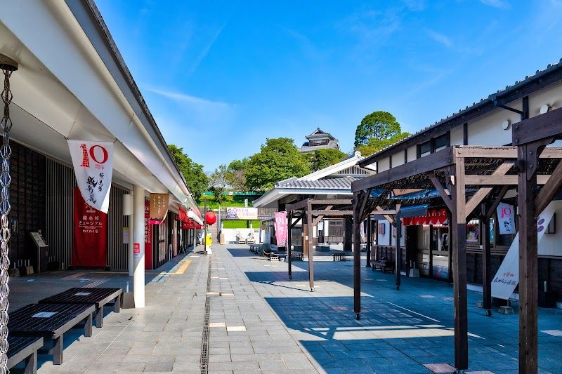 Sakura-no-baba Josaien