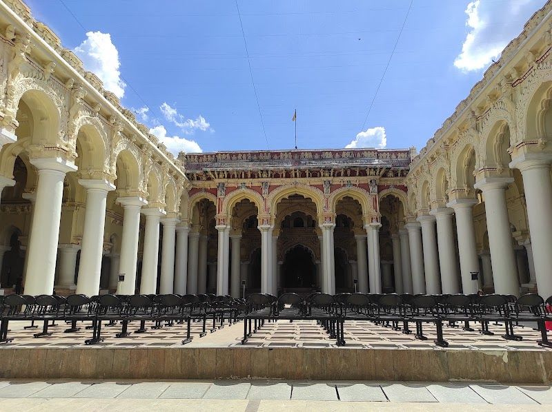 Explore Thirumalai Nayakkar Mahal