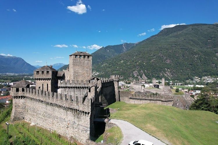 Walk the Medieval Walls and Ramparts - Bellinzona - Switzerland