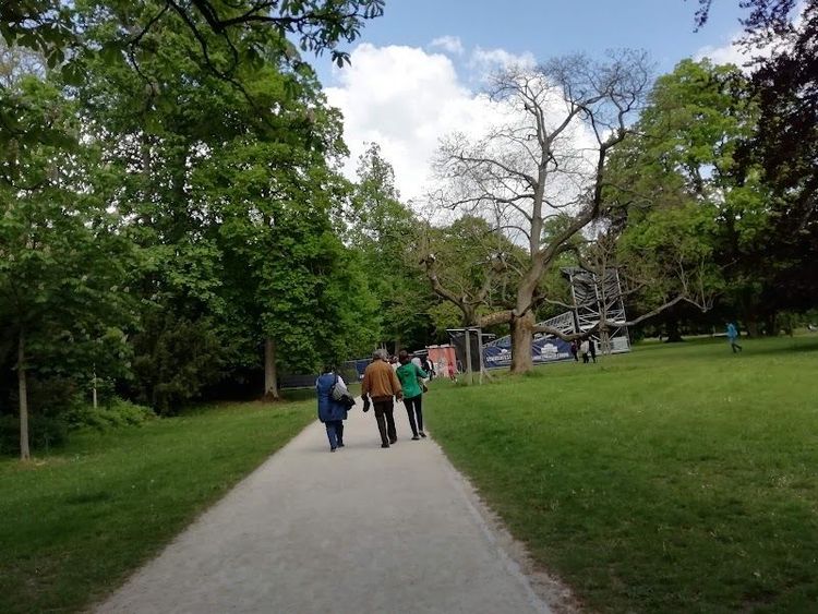 Stroll through Hofgarten Coburg - Coburg - Germany