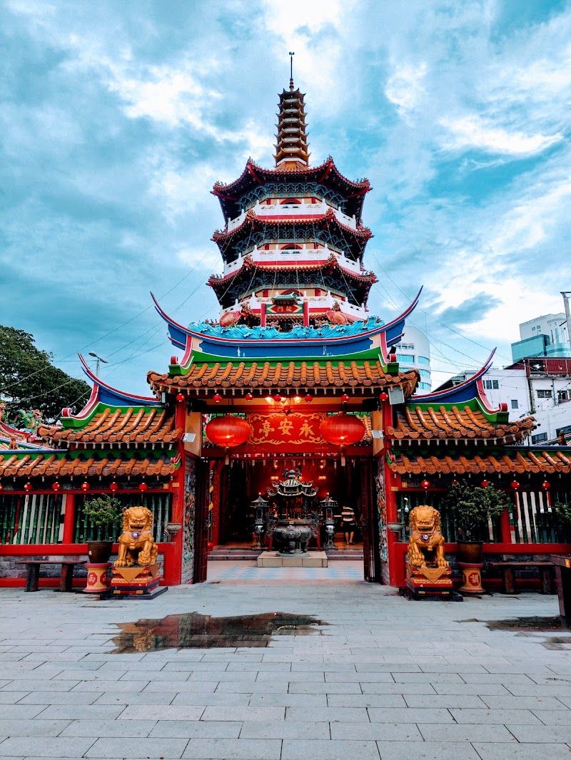 Visit the Tua Pek Kong Temple and Seven-Story Pagoda
