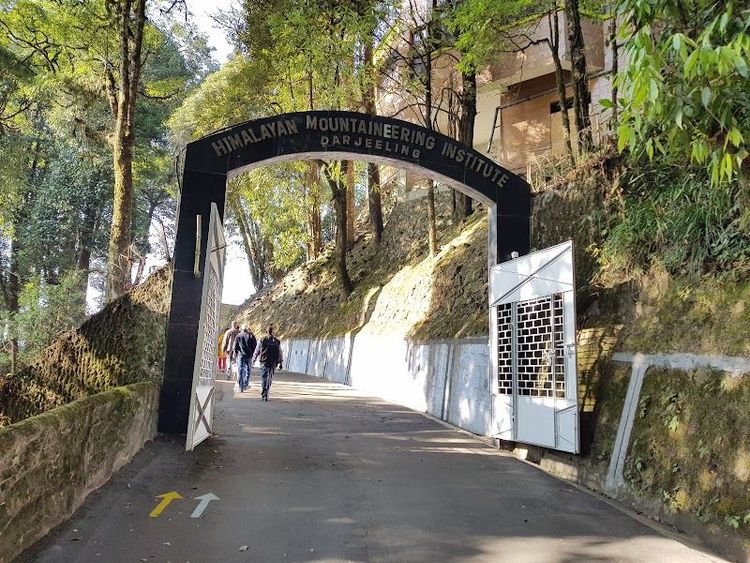 Explore the Himalayan Mountaineering Institute and Zoo - Darjeeling - India