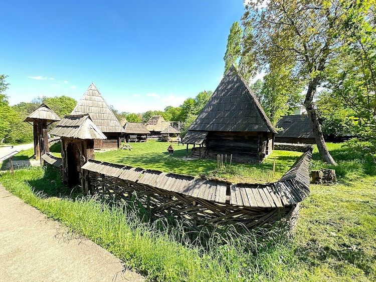 Visit the Village Museum (Muzeul Satului) - București - Romania