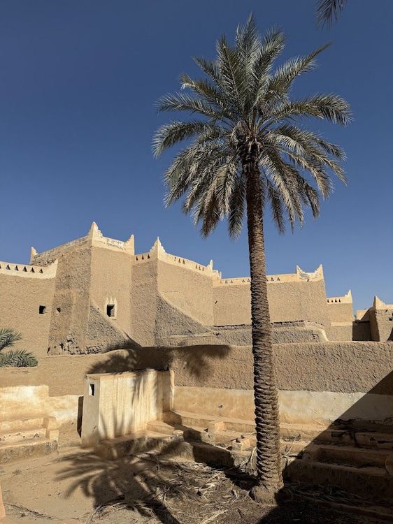 Experience the traditional mudbrick architecture and rooftop walkways - Gadamis - Libya
