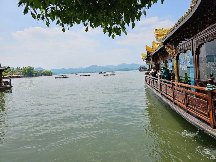 West Lake Scenic Area - Hangzhou - China