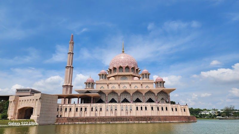Putra Mosque (Masjid Putra)