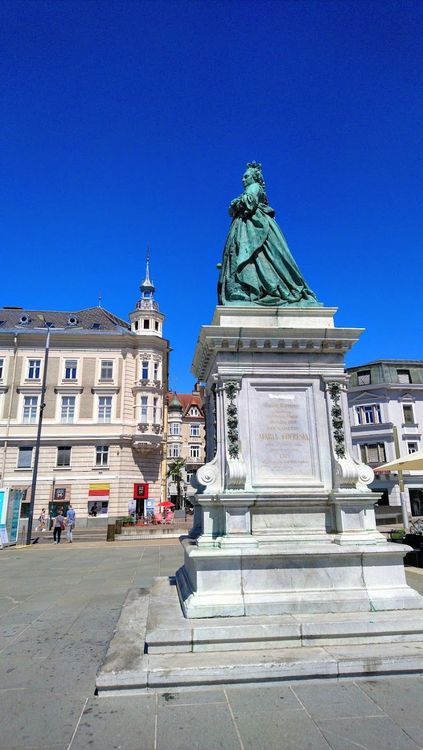 Explore the Old Town and Neuer Platz - Klagenfurt - Austria
