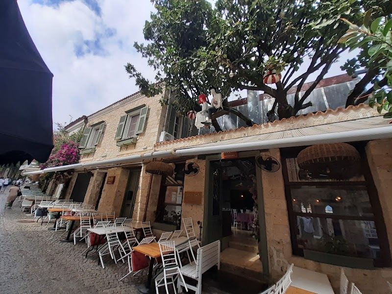 Visit the Alacati Market Pazaryeri on Saturdays