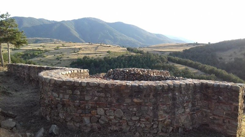 Visit the Vinica Fortress (Vinicko Kale)