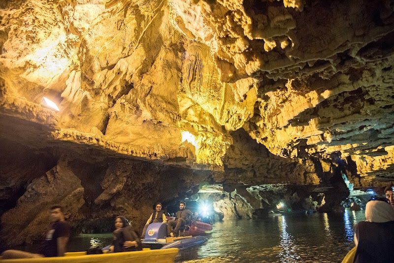 Stroll through the Ali Sadr Cave