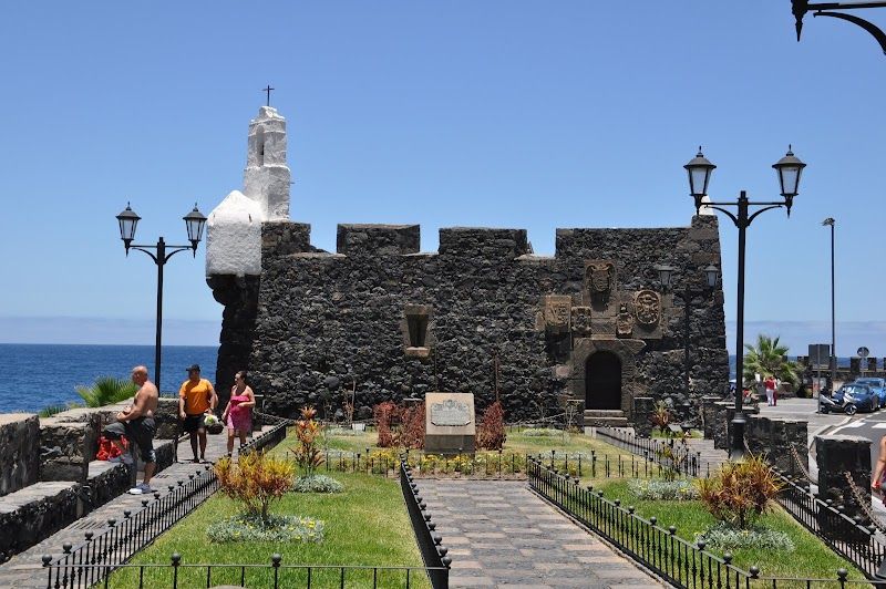 Visit the Castillo de San Miguel