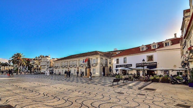 Explore Cascais Old Town