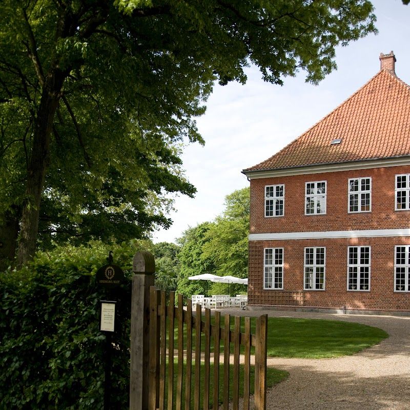 Hindsgavl Castle and Deer Park