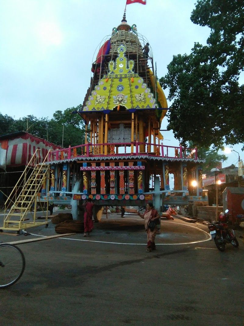 Explore Lingaraj Temple