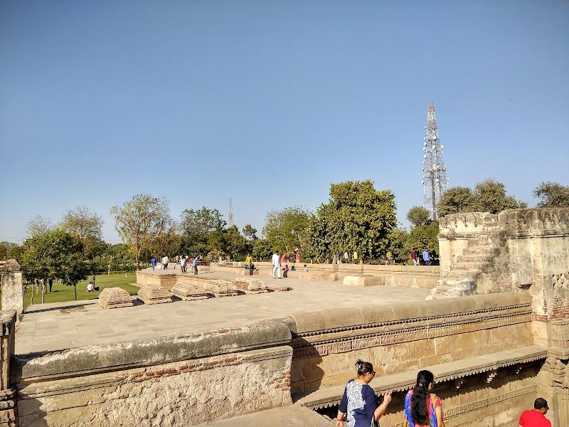 Explore the Adalaj Stepwell