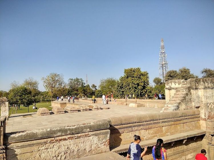 Explore the Adalaj Stepwell - Adalaj - India