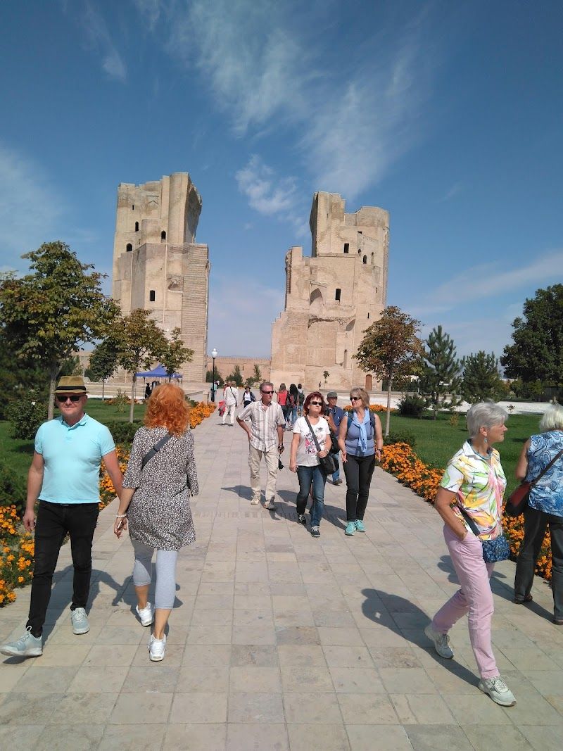 Explore the Ak-Saray Palace