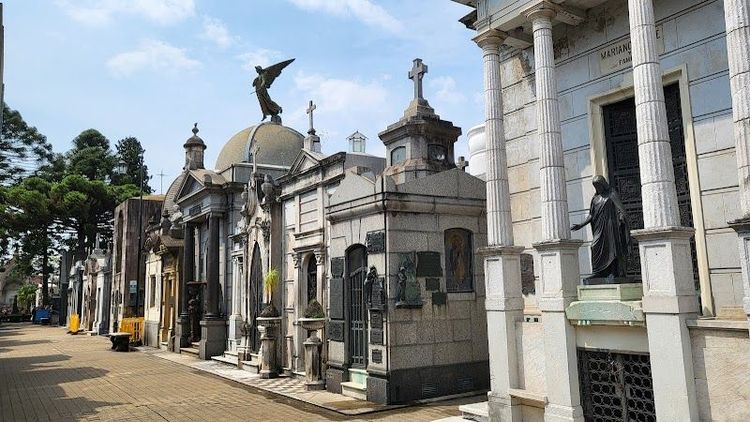Visit the Recoleta Cemetery - Buenos Aires - Argentina